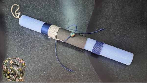 Χειροποίητη Αρωματική Λαμπάδα με Συμβολικό Βραχιόλι Ειρήνης